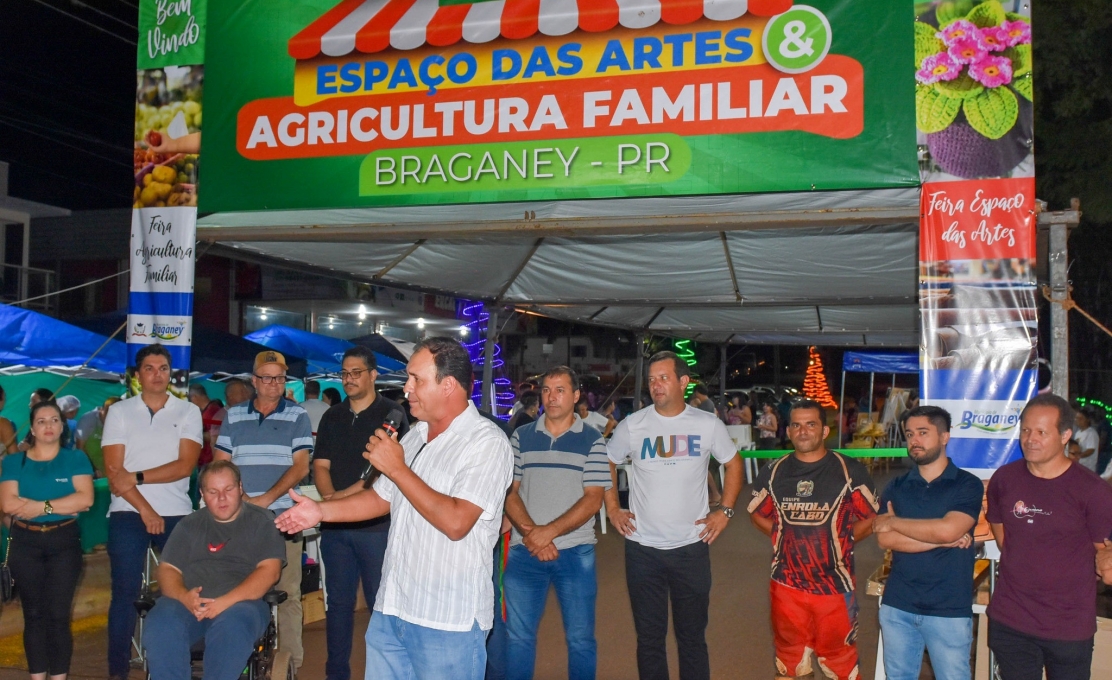Primeira feira espaço das artes e agricultura familiar